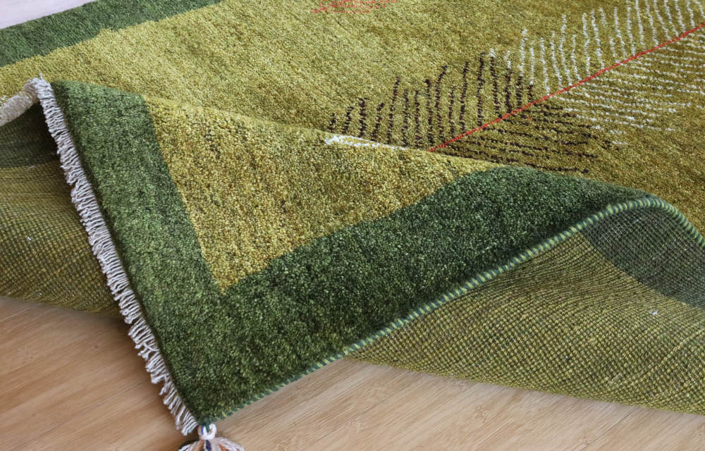 ギャッベ　イラン産　180×124cm　cg21610　端を折り曲げたところ