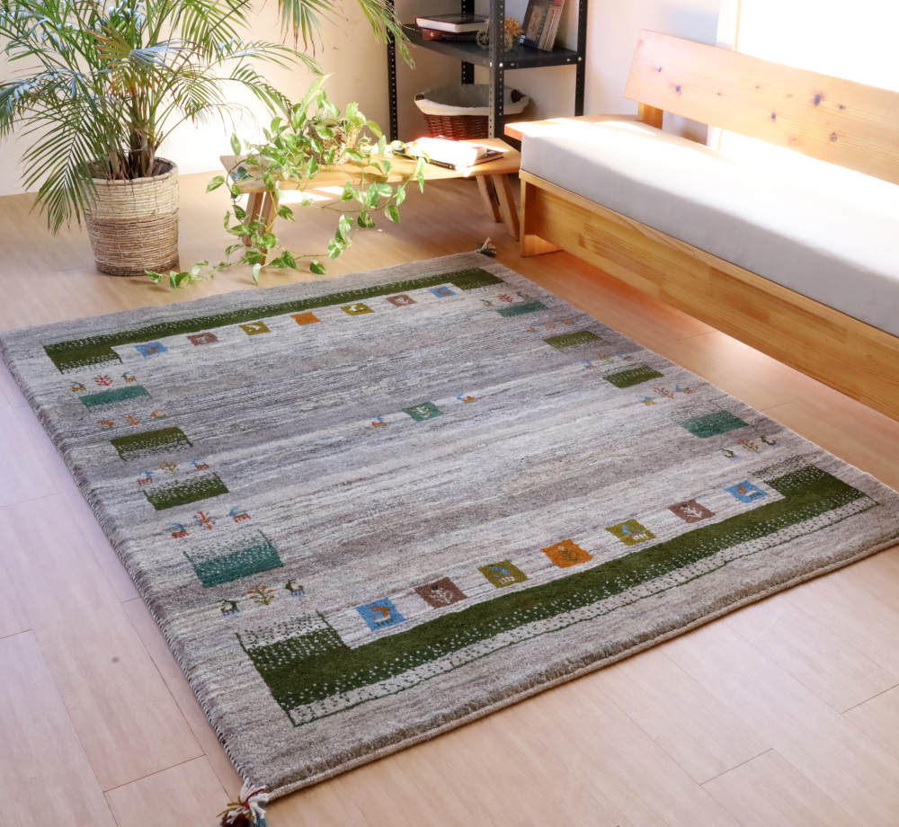 ギャッベ　イラン産　197×151cm　cg21615　正面から見たところ