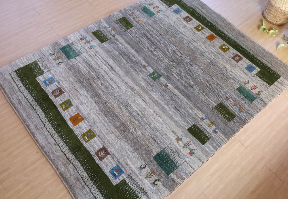 ギャッベ　イラン産　197×151cm　cg21615　横から見たところ