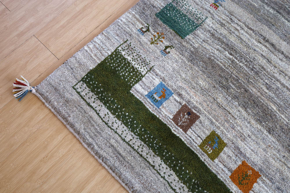 ギャッベ　イラン産　197×151cm　cg21615　端処理や厚み、織り目の様子