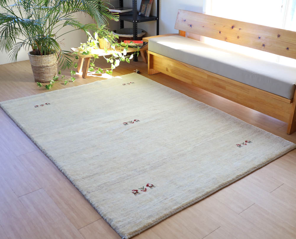 ギャッベ　イラン産　215×157cm　cg21616　正面から見たところ