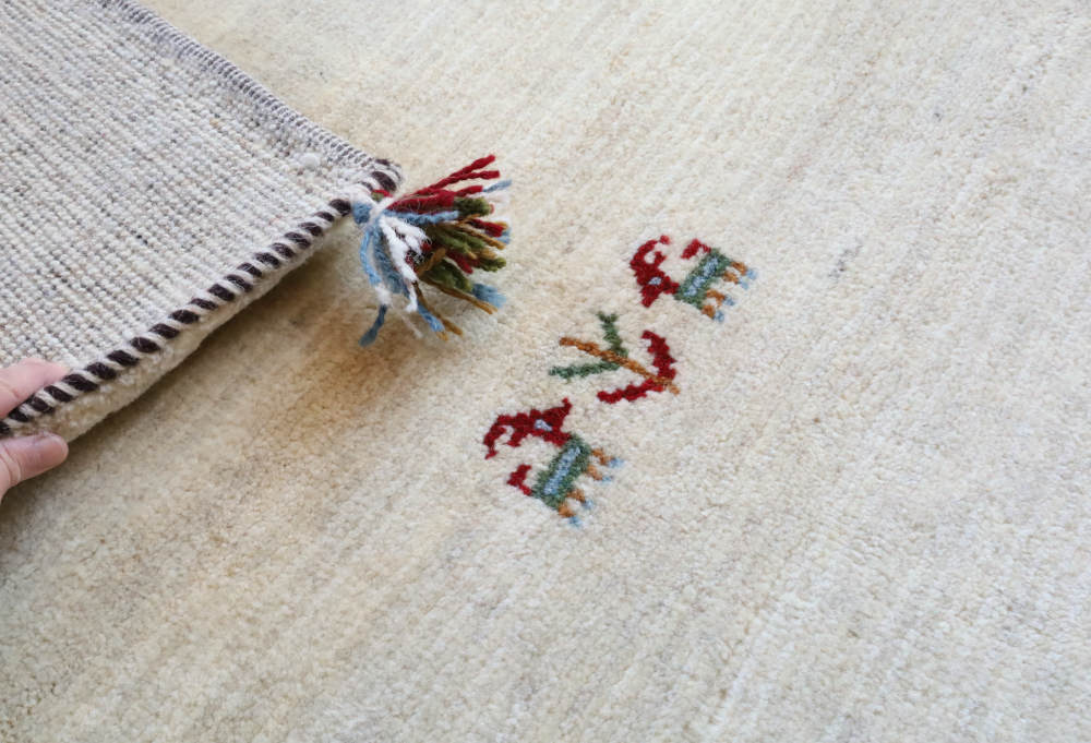 ギャッベ　イラン産　215×157cm　cg21616　近くから見た様子