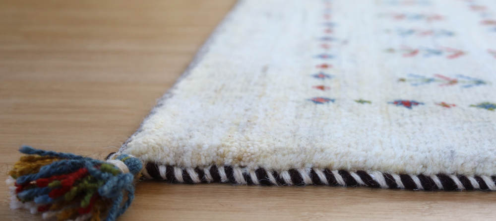 ギャッベ　イラン産　201×146cm　cg21617　毛足の表情や質感