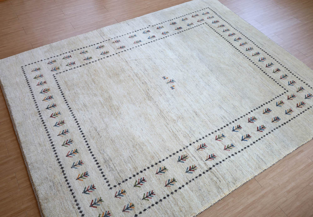 ギャッベ　イラン産　253×208cm　cg21618　全体を上から見たところ