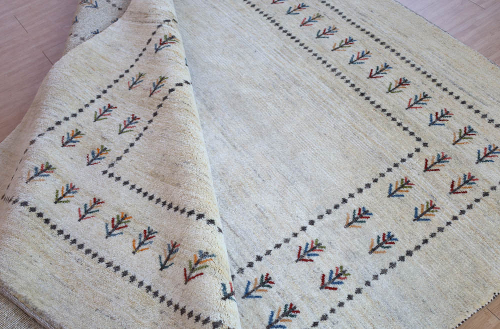 ギャッベ　イラン産　253×208cm　cg21618　色柄の雰囲気