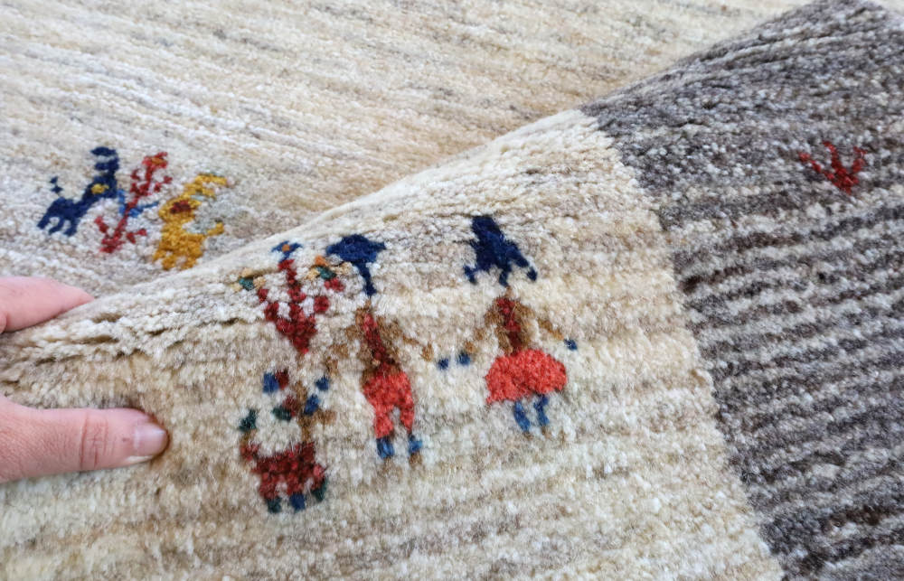 ギャッベ　イラン産　197×150cm　cg21619　毛足の雰囲気