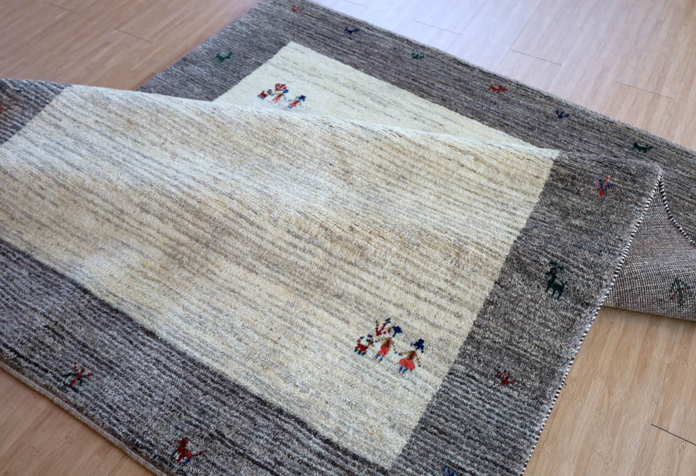 ギャッベ　イラン産　197×150cm　cg21619　端処理や厚み、織り目の様子