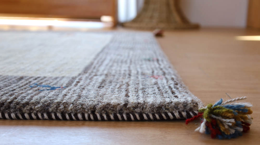 ギャッベ　イラン産　197×150cm　cg21619　毛足の表情や質感