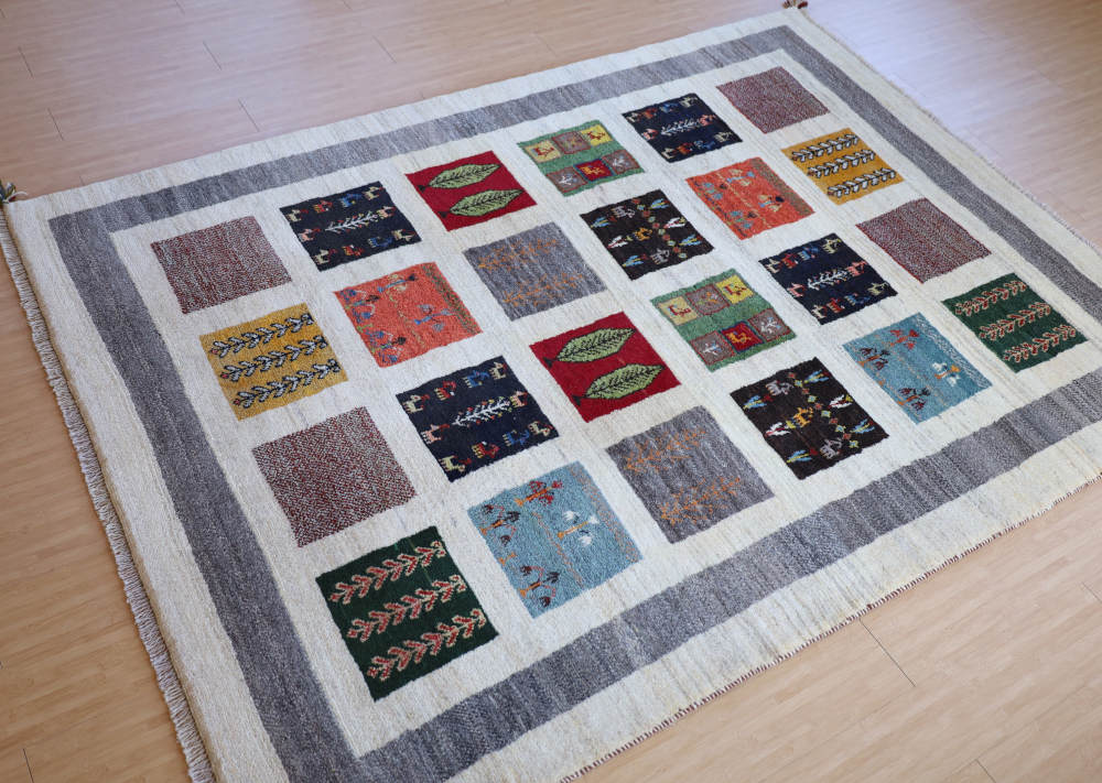 ギャッベ　イラン産　240×177cm　cg21621　全体を上から見たところ