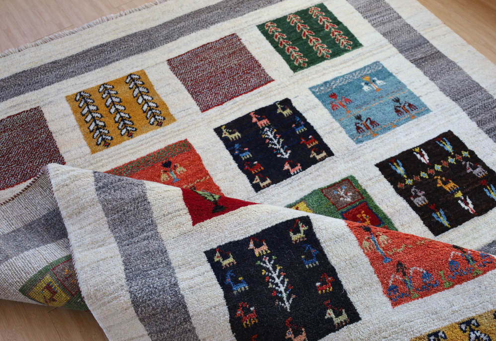 ギャッベ　イラン産　240×177cm　cg21621　色柄の雰囲気