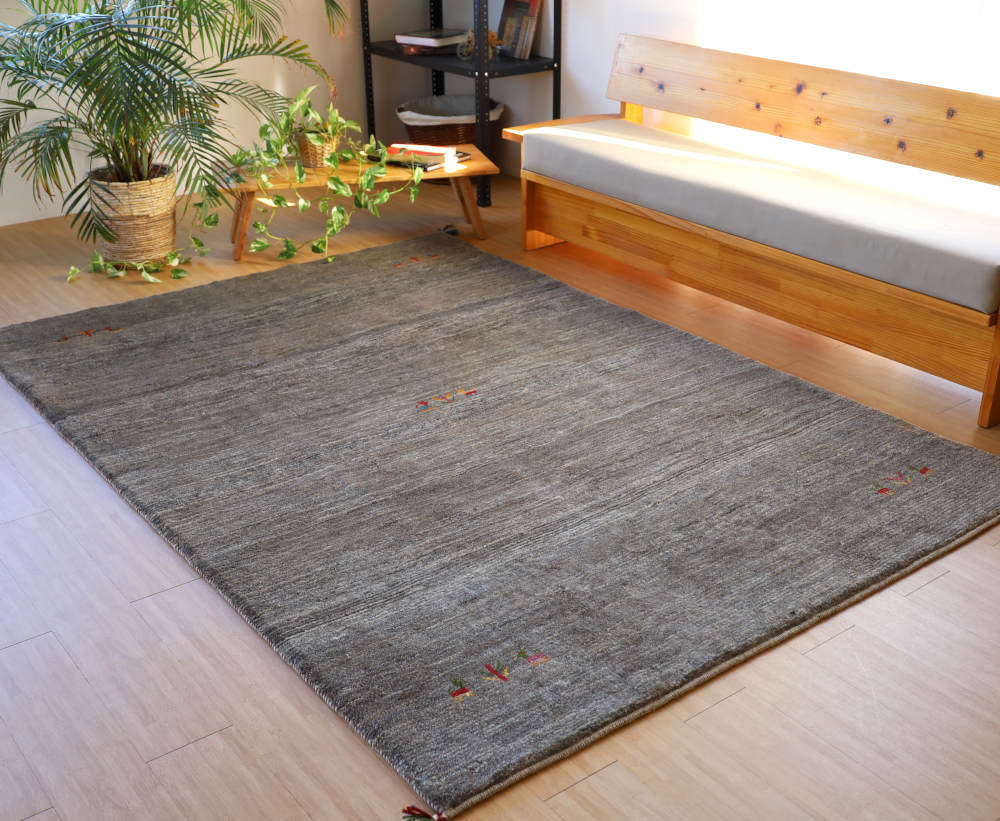 ペルシャギャッベ 　247×171cm　cg21623　正面から見たところ