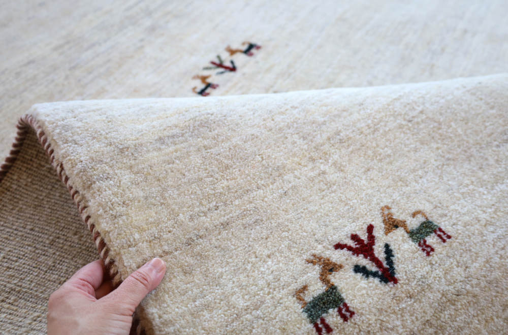 ギャッベ　イラン産　232×173cm　cg21625　毛足の表情や質感