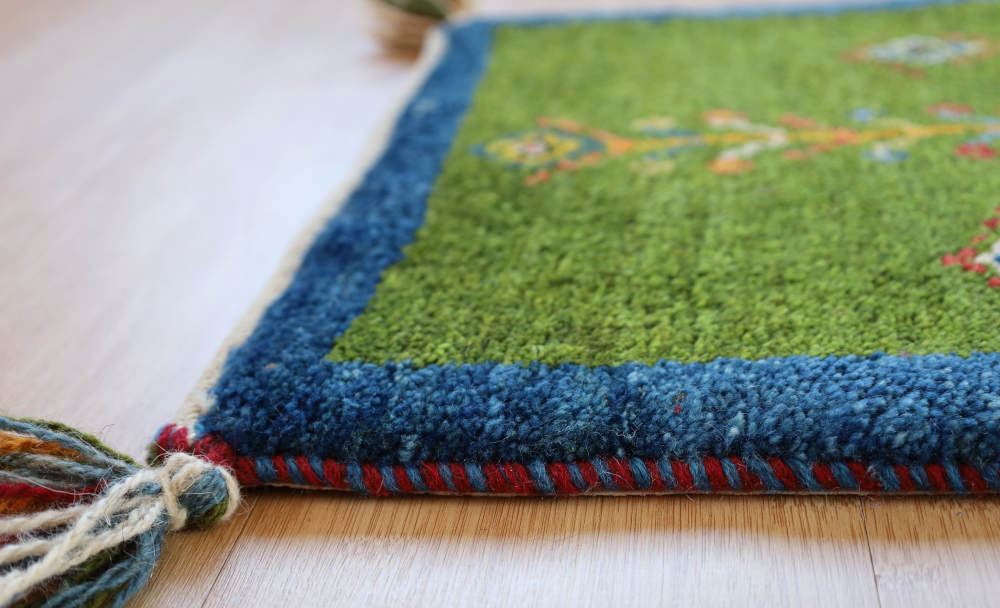 ギャッベミニマット　青×緑　62×44cm きれいに織り出された柄