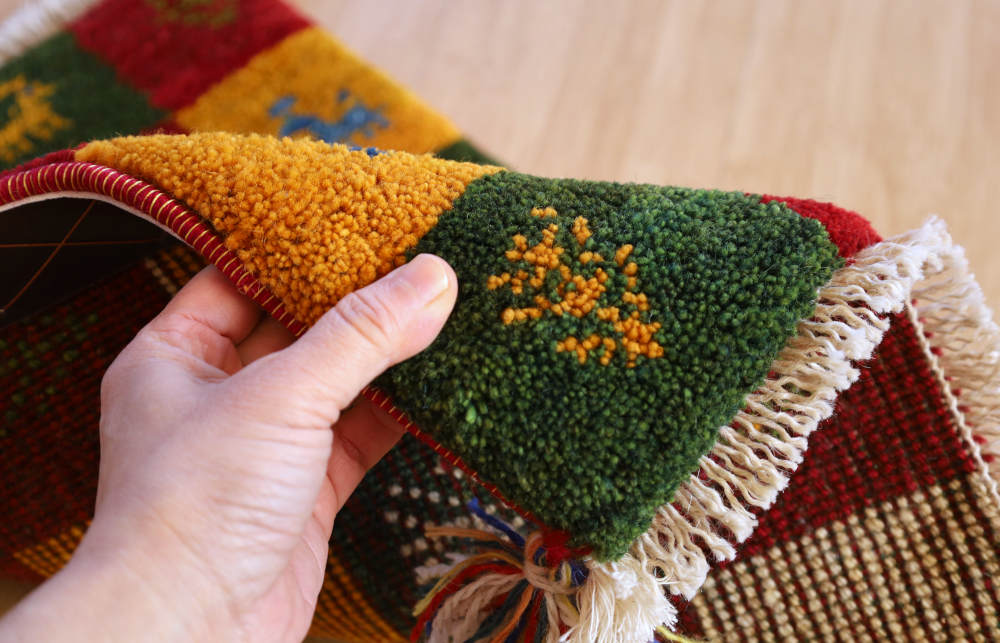 ギャッベミニマット　チェス模様　57×41cm 毛並みや模様の細部