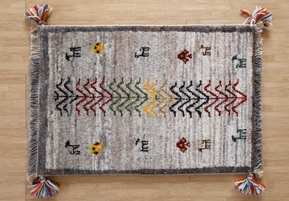 ギャッベミニマット　ナチュラルカラー　60×43cm 全体像