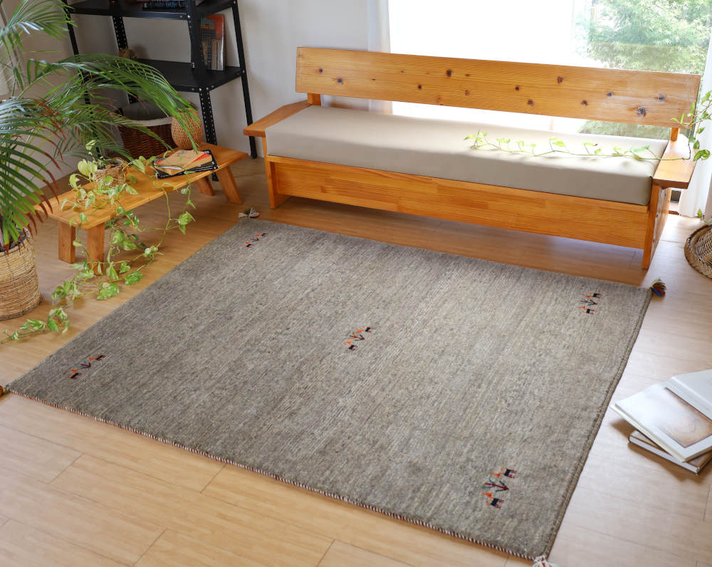 ギャッベ　イラン産　グレー　198×152cm　cg21773　部屋に敷いた俯瞰図