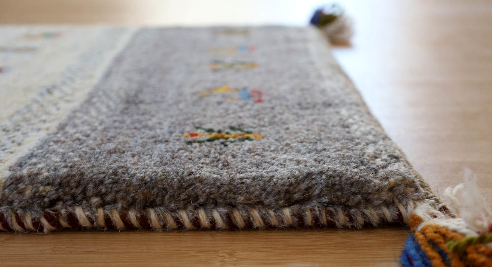 ギャッベ　151×52cm　縁を横からみたところ