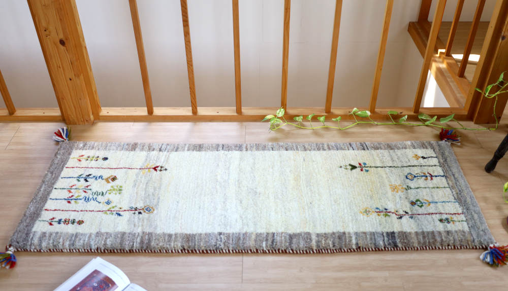 ギャッベ　150×53cm　ポイントラグとして敷いたところ