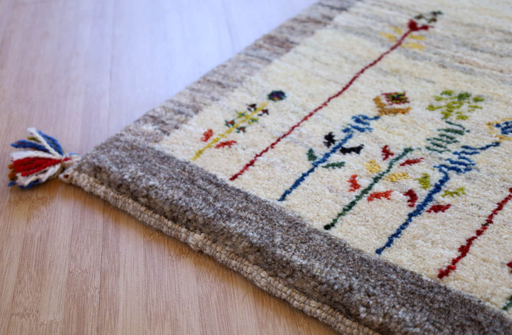 ギャッベ　150×53cm　縁を横からみたところ