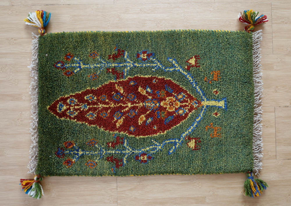 ギャッベミニマット　緑・生命の木　60×41cm 全体像