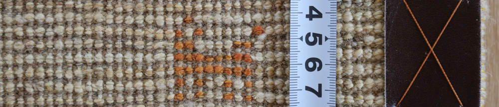 ギャッベ玄関マット　85×59cm　アイボリーと茶　裏面の織り目の様子