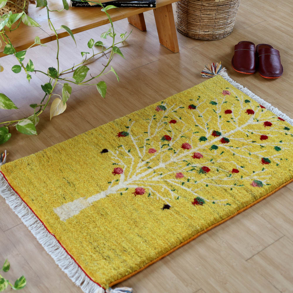 ギャッベ玄関マット　90×55cm　黄色・柘榴（ザクロ）柄