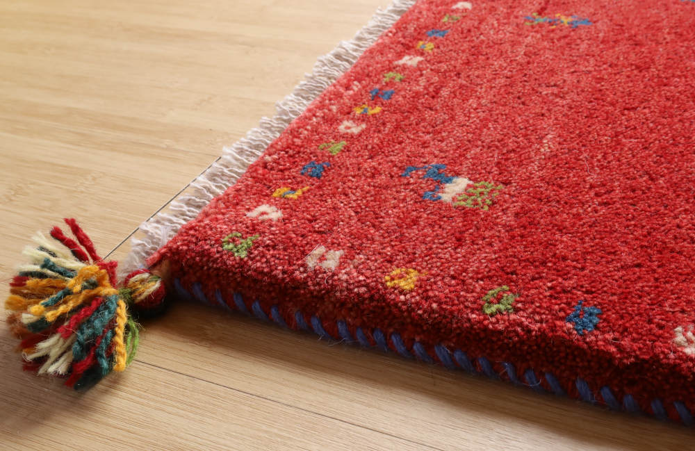 ギャッベ座布団の毛足と裏面の様子