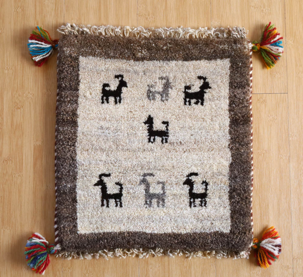 ギャッベ座布団の全体像