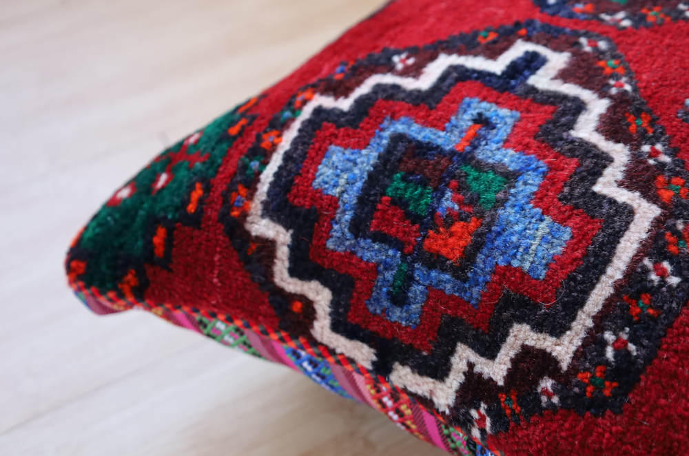 オールドペルシャ絨毯のクッションカバー