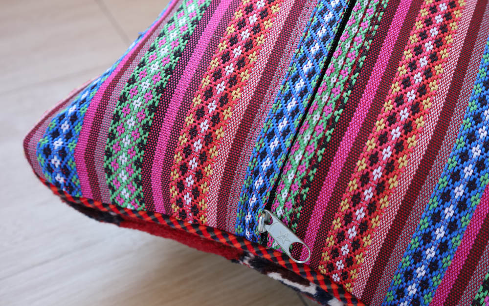 オールドペルシャ絨毯のクッションカバー