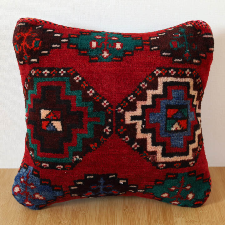 シーラーズ絨毯のクッション　35×37cm