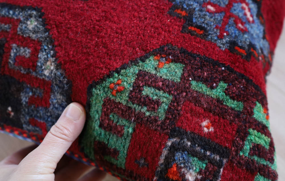 オールドペルシャ絨毯のクッションカバー