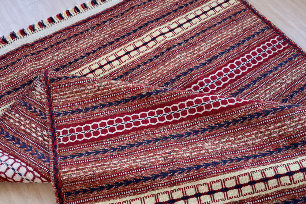 キリム　カラート産　201×149cm　手織り