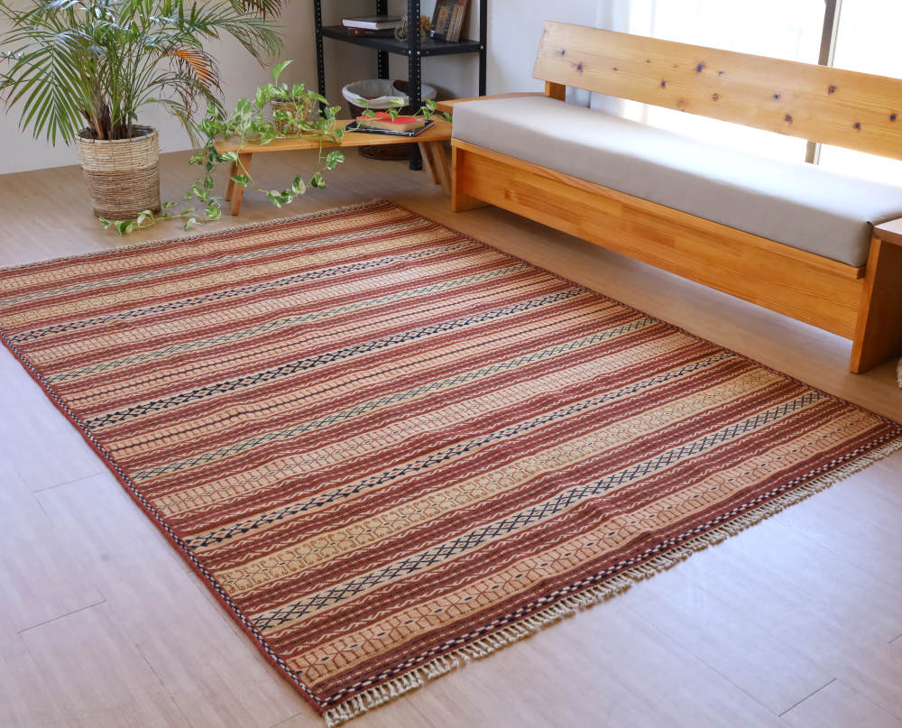 キリム　カラート産　240×165cm　