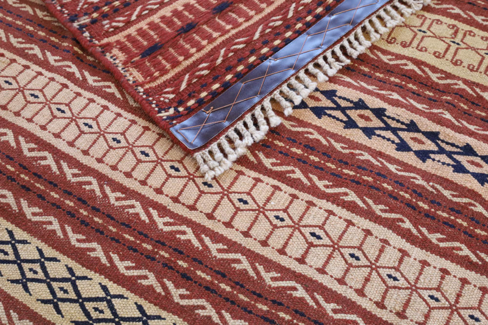 キリム　カラート産　240×165cm　