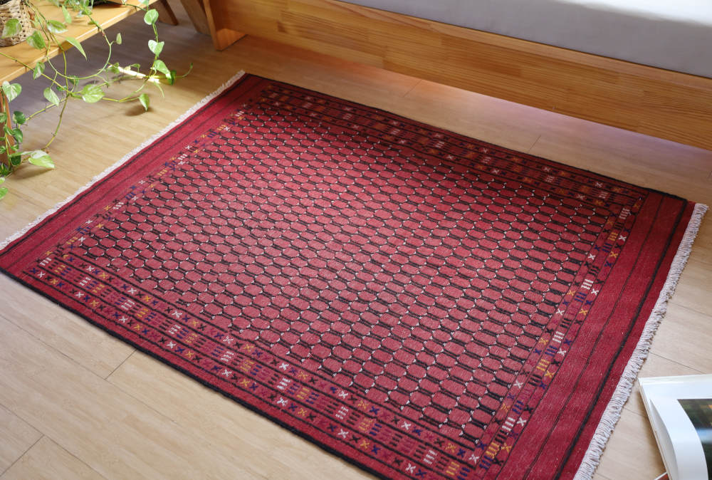 トルクメン族ヴィンテージオールドキリム　147×103cm 俯瞰図