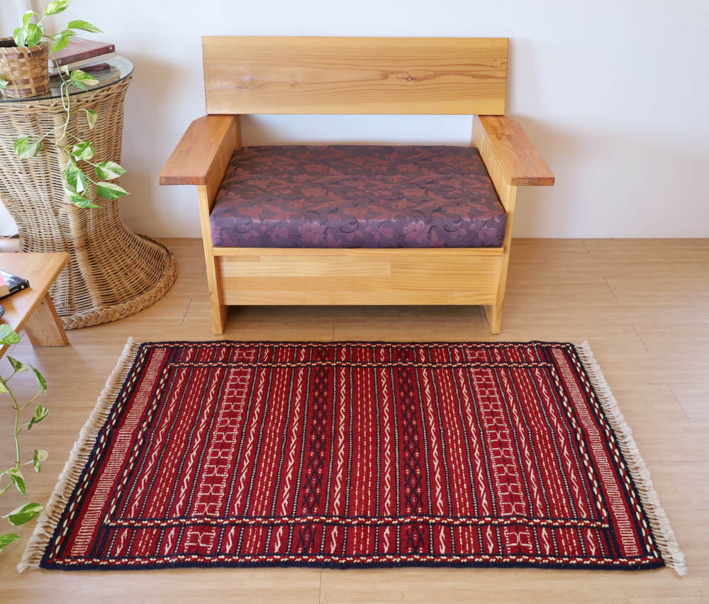 キリム玄関マット　イラン・カラート産　126×81cm 室内イメージ