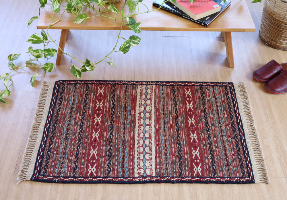 キリム玄関マット　イラン・カラート産　90×57cm 室内イメージ