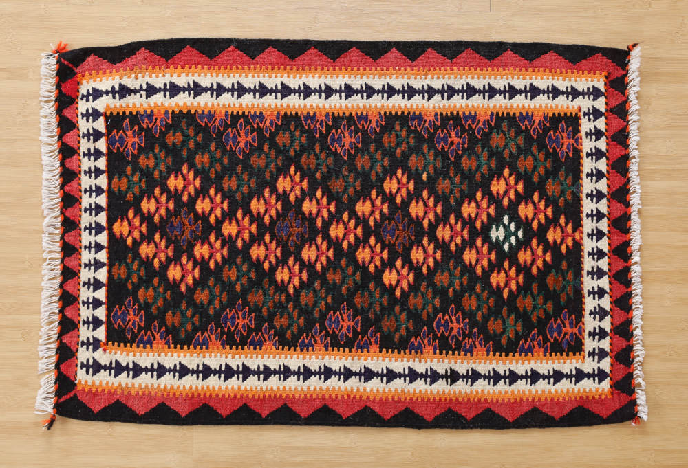 キリム玄関マット　イラン・ガズビン産　90×60cm 全体像