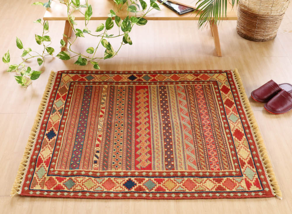 キリム玄関マット　イラン・ダシュテモガン産　95×80cm 室内イメージ