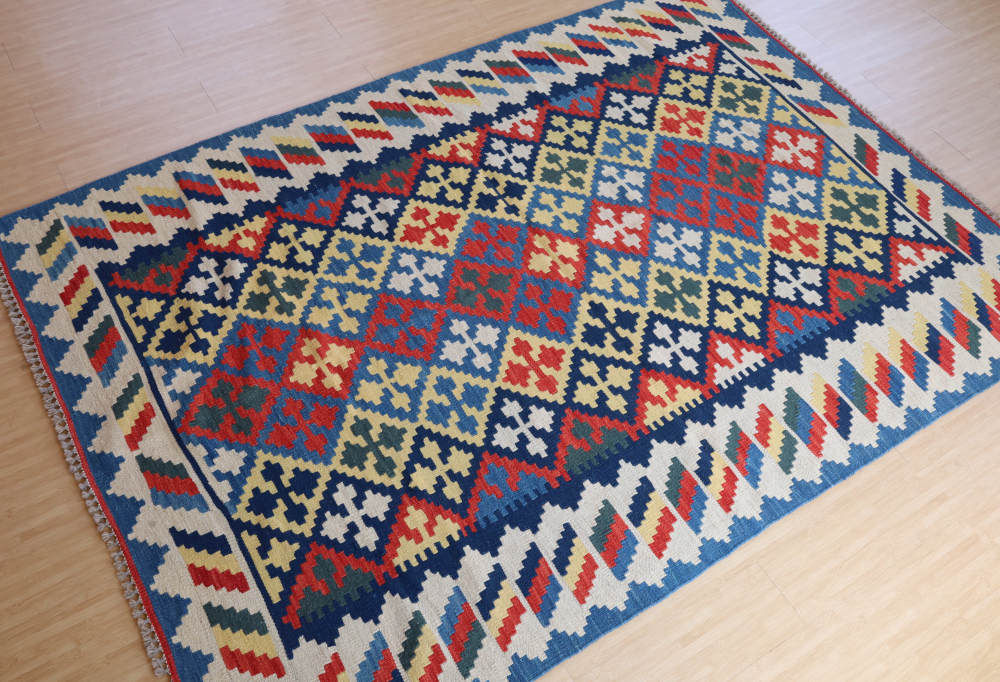 キリム　シーラーズ産　235×170cm　全体像