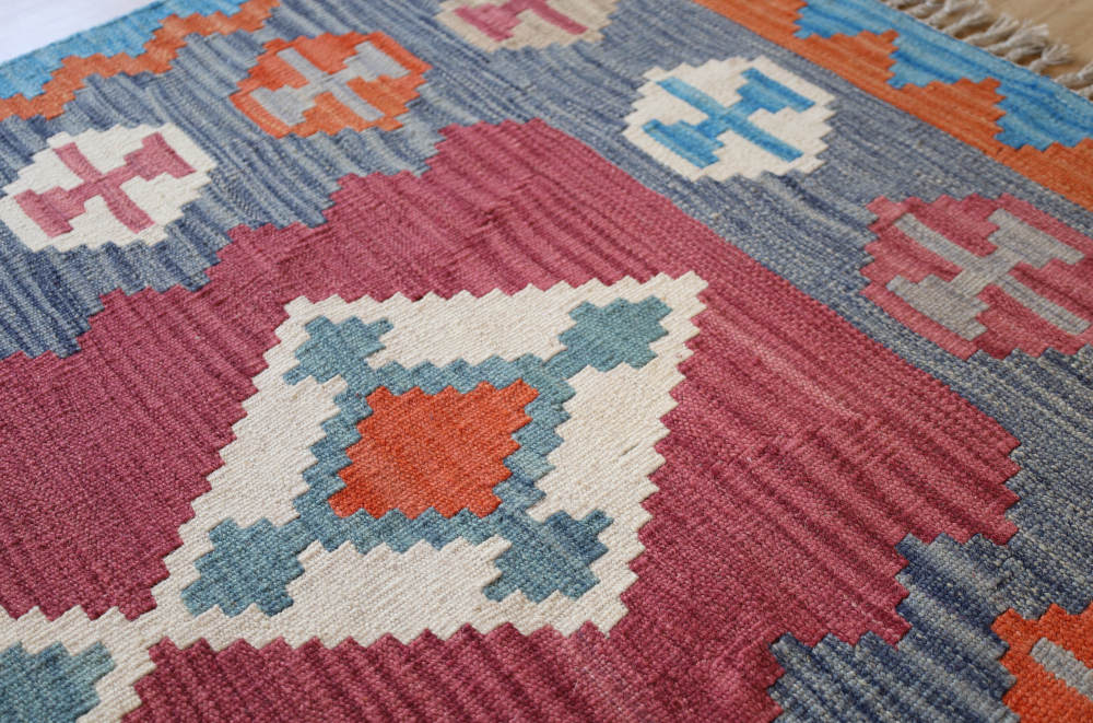 キリム　シーラーズ産　185×127cm 織り地の風合い