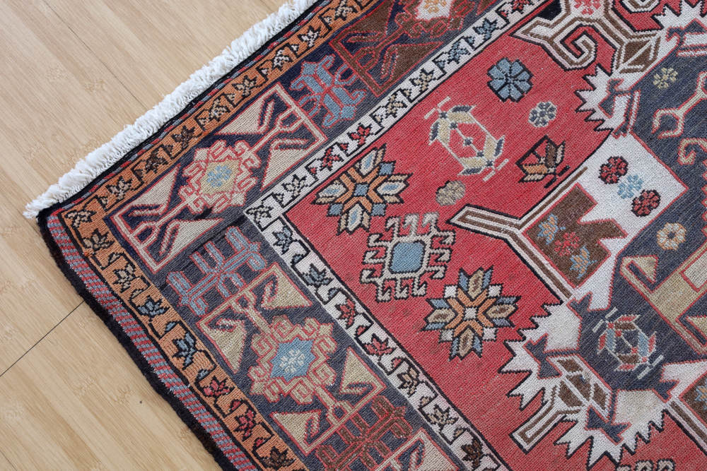 シルジャン産ヴィンテージスマックキリム　141×108cm 角の模様