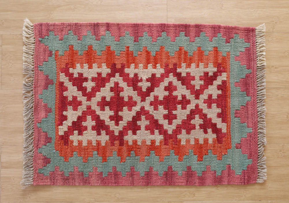 シーラーズ産ミニキリム　61×44cm 全体像