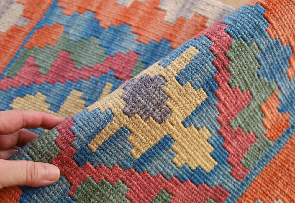 シーラーズ産ミニキリム　64×43cm 織りや細部の様子