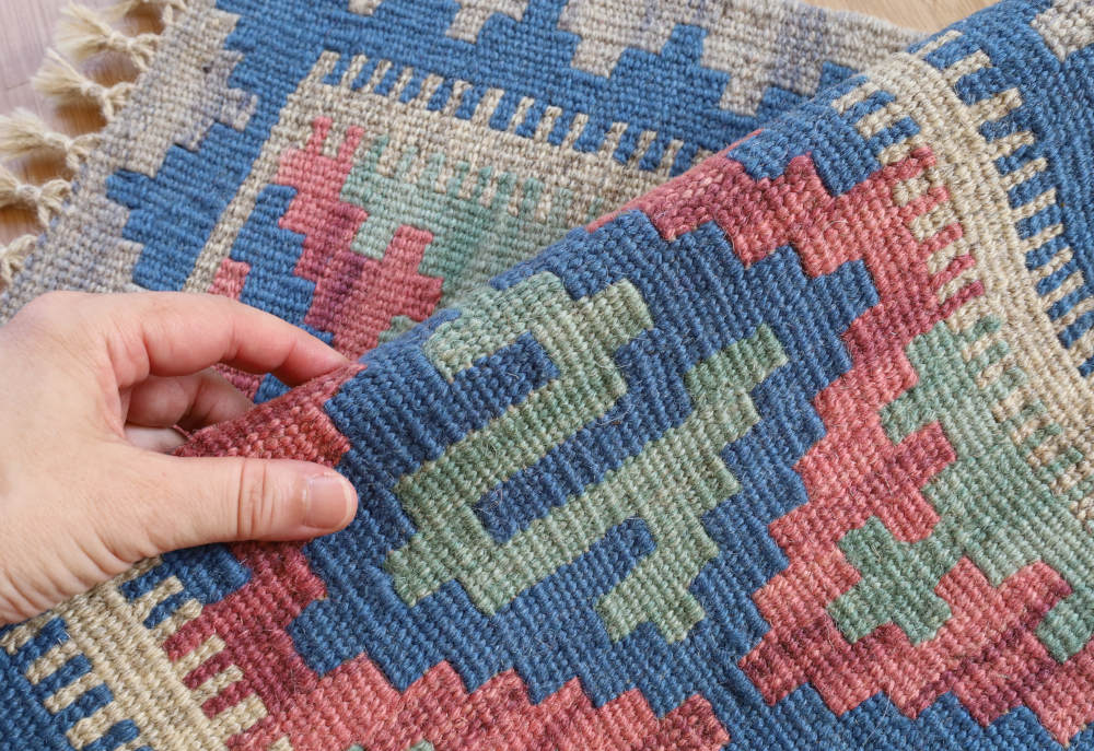 シーラーズ産ミニキリム　60×42cm 織りや細部の様子