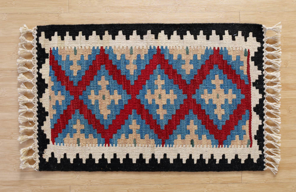 シーラーズ産ミニキリム　61×39cm 全体像