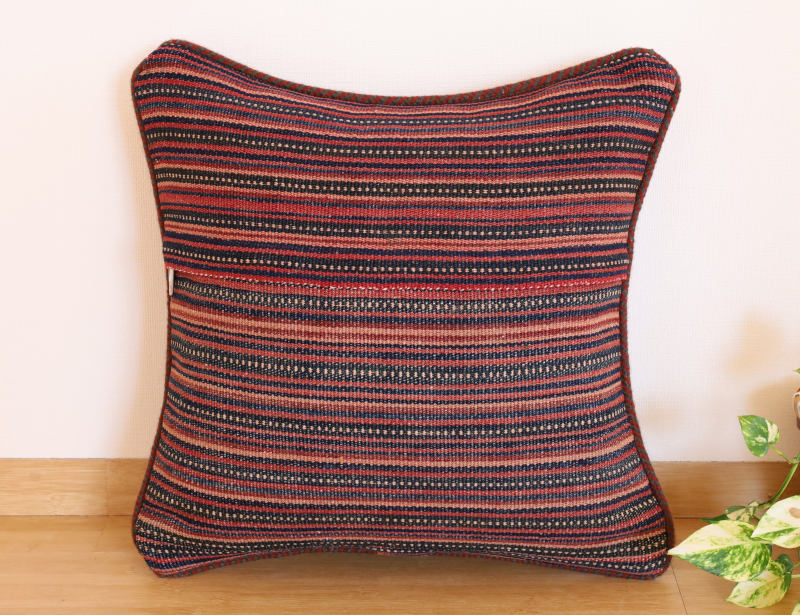 オールドキリムクッションカバー yk21544（42×42cm）表面・手織り、風合いのある一枚
