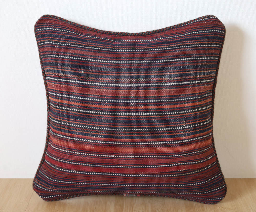 オールドキリムクッションカバー yk21546（42×42cm）表面・手織り、風合いのある一枚