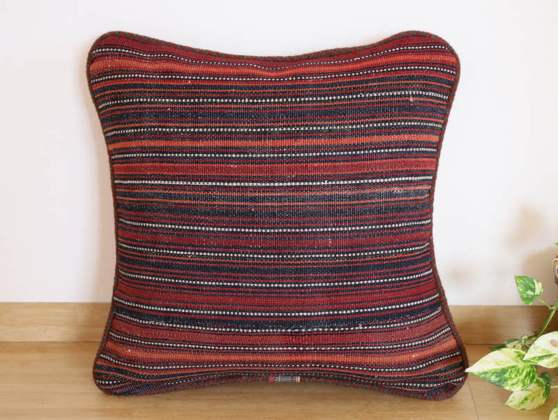 オールドキリムクッションカバー yk21550（42×42cm）表面・手織り、風合いのある一枚